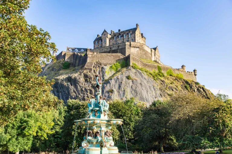 places to visit in edinburgh - Edinburgh Castle