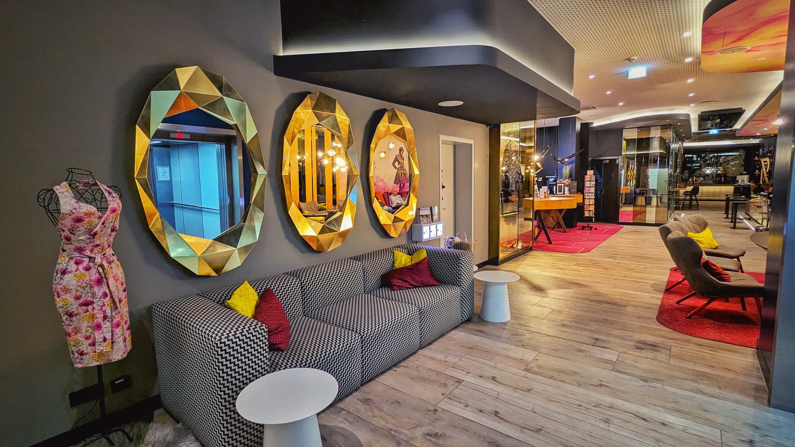 mercure_hotel_berlin_entrance